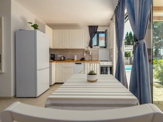 Apartment Ugljan (Ort) Ausstattung 24