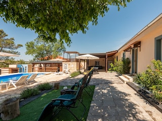 Ferienhaus Zapužane Außenaufnahme 30