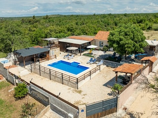 Ferienhaus Zapužane Außenaufnahme 33