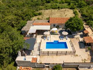 Ferienhaus Zapužane Außenaufnahme 34