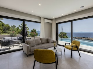 Villa Trstenik Features 42