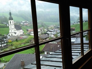 Der Ausblick auf Ramsau und die Kirche