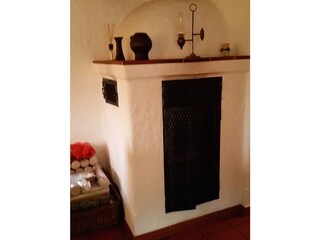 Cosy oven in den dinning area