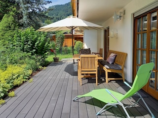 Terrasse Südseite mit Garten