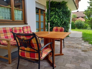 Terrasse Ostseite mit Garten