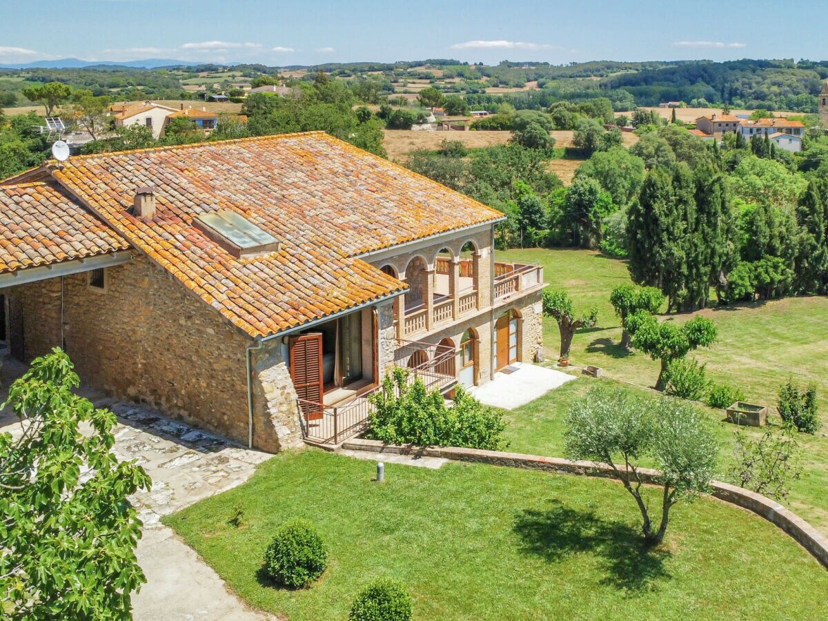 Cottage Cornellà del Terri Außenaufnahme 6