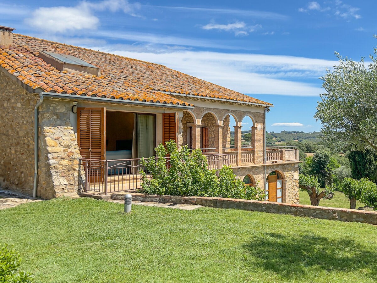 Cottage Cornellà del Terri Außenaufnahme 25