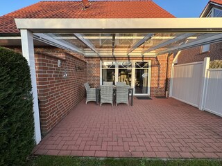 Gemütliche Terrasse auch bei Regen