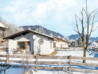 Bungalow St. Johann in Tirol Buitenaudio-opname 4