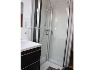 Badezimmer mit Dusche