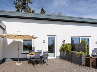 Terrasse mit Blick zum Haus