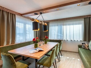 Appartement_1976_Ried_107_Gerlos_Wohnraum_Esstisch