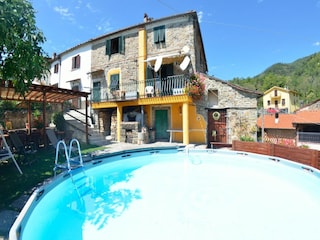Apartment Pescia Außenaufnahme 1