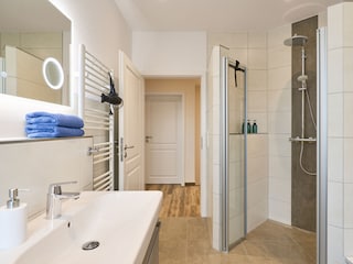 Wellnessdusche im Tageslichtbad