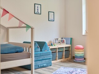Spielzeug, Kuschelsofa zum Höhlenbauen, Toniebox uvm.