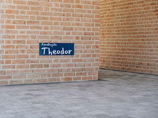 2 Parkplätze im überdachten Carport