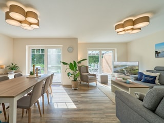 Wohn- und Essbereich mit Platz für die ganze Familie