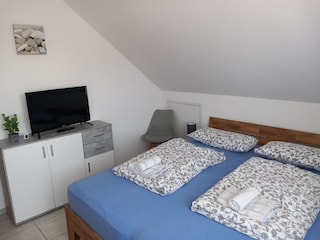 Schlafzimmer 2