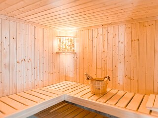 Sauna in the larger bathroom