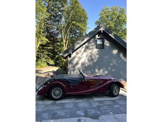 Parking space for 2 cars