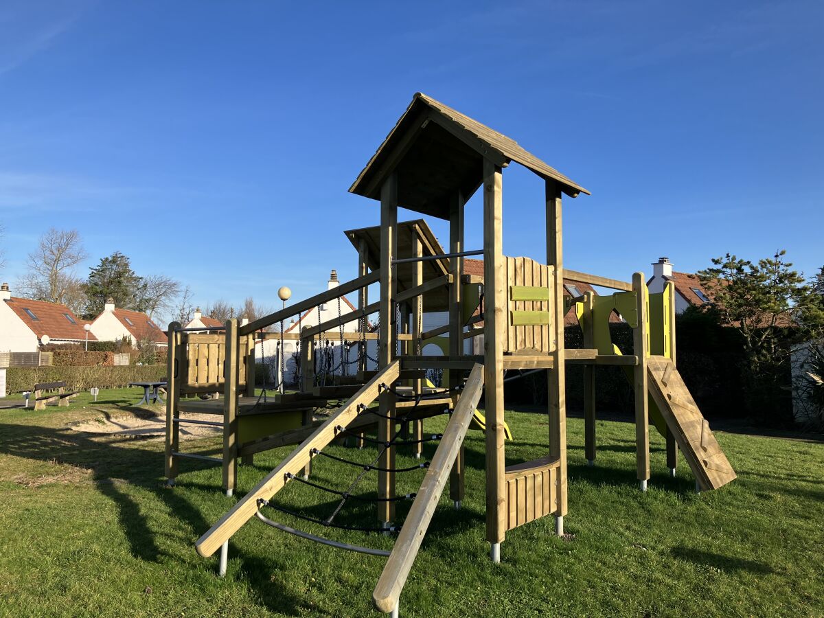 neuer Spielplatz im Ferienpark