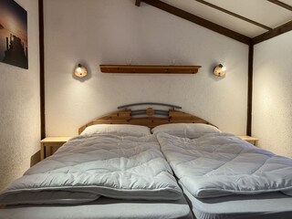 Schlafzimmer 1