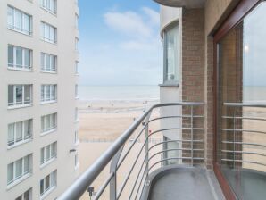 Apartment mit Terrasse und seitlichem Meerblick