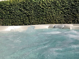 gemeinsam genutzter Außen Whirlpool