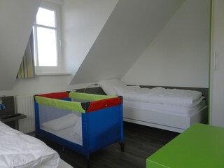 Schlafzimmer 2