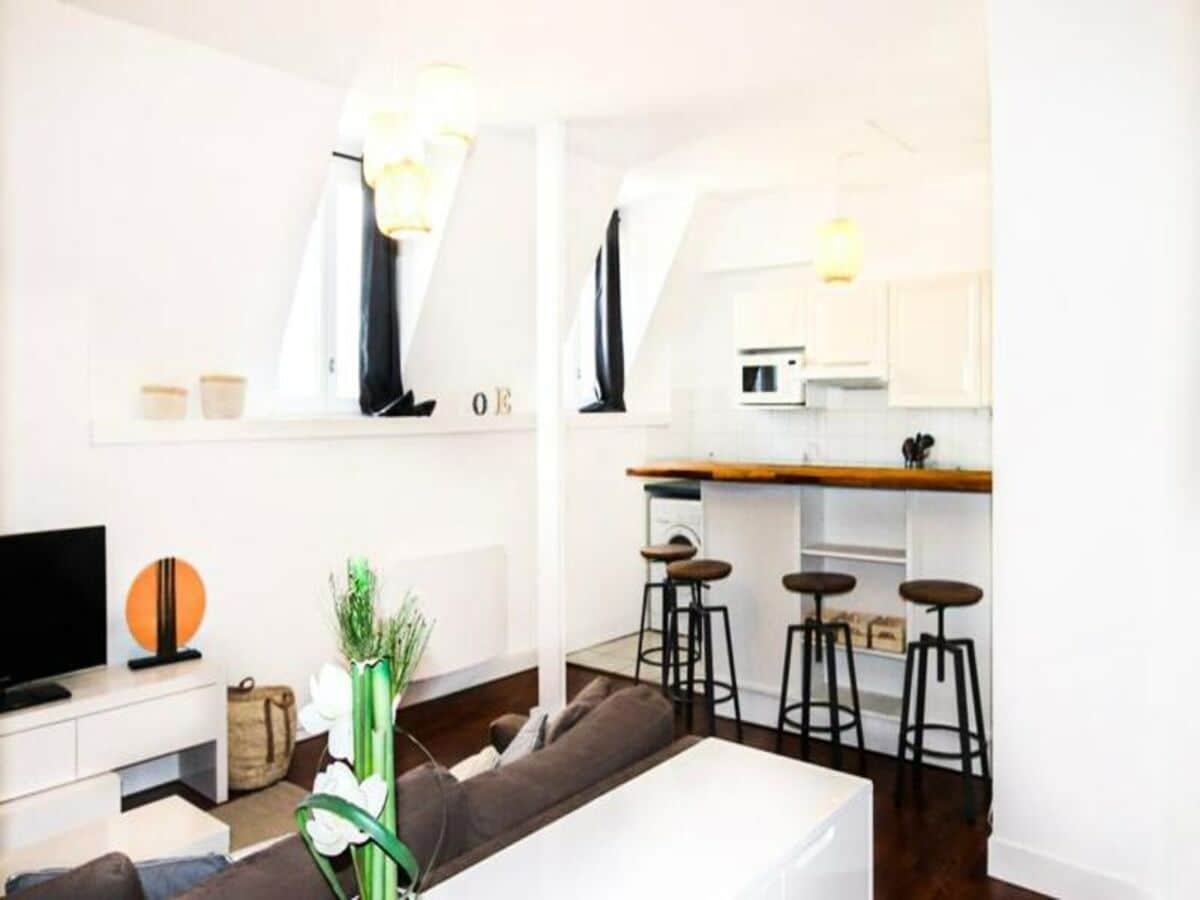 Apartment Bordeaux  1