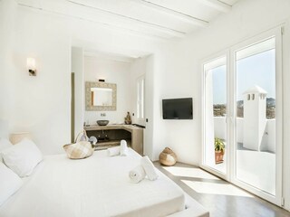 Villa Ornos Features 22