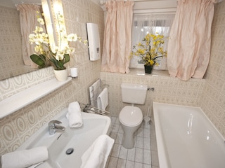 Badezimmer mit Wanne