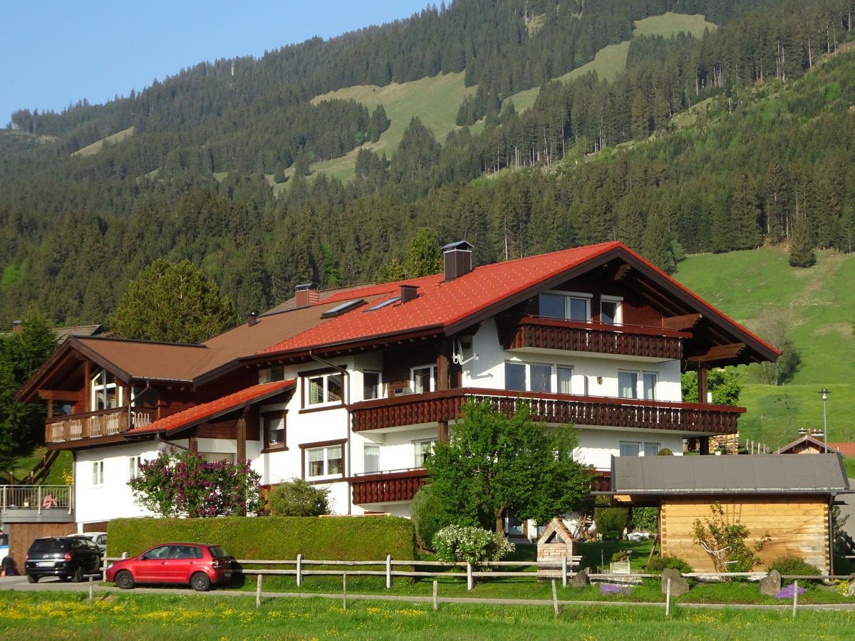 unser Haus - mitten im Grünen