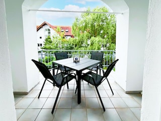 Balkon mit Blick in den Garten