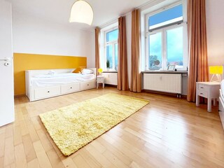 2. Schlafzimmer