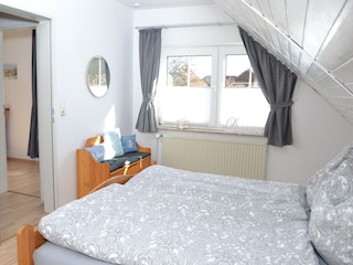 Schlafzimmer mit  Doppelbett
