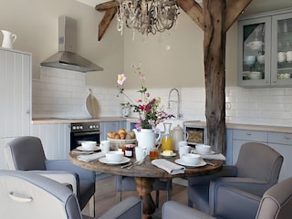 Voll ausgestattete Küche