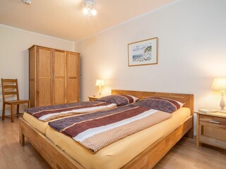 Schlafzimmer mit Doppelbett