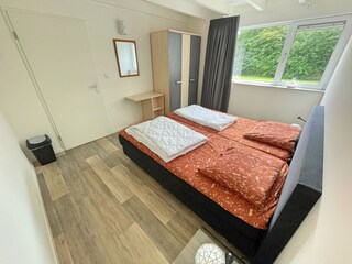 das Elternschlafzimmer 1