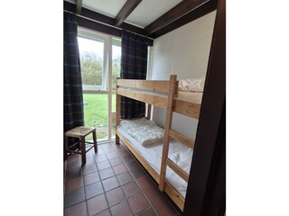 Das Schlafzimmer (2 dieselbe)