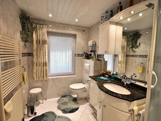 das 2e Badezimmer
