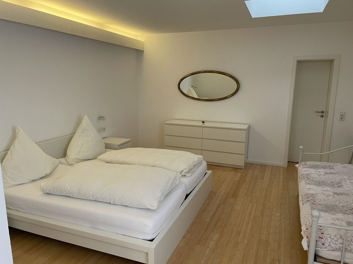 Schlafzimmer Fewo