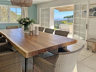 Essbereich Innen mit Aussicht