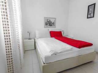 Schlafzimmer Wohnung 2