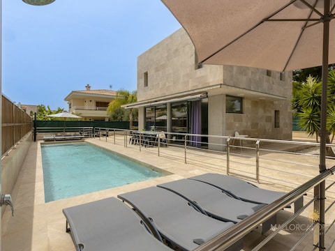 Villa Iola