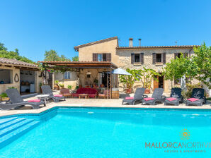 Ca na Pereta: Encanto Tradicional con Piscina Priv