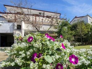 Ferienpark Apartments Zrinka in Starigrad Paklenica mit Terrasse und Meerblick - Starigrad - image1