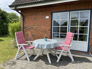 Terrasse vor dem Wohnzimmer