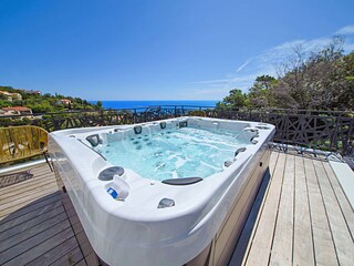 Jacuzzi mit Meerblick