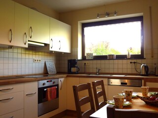 komfortable  große Küche